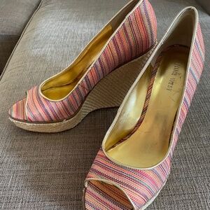 NINE WEST Women's 9 Multicolor Stripe Willow Wedge, Open Toe, Slip-On Sandals